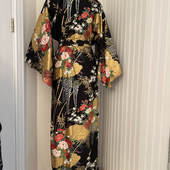 Japanese Gold Black Red and White Cotton Kimono - Picture 3 of 7